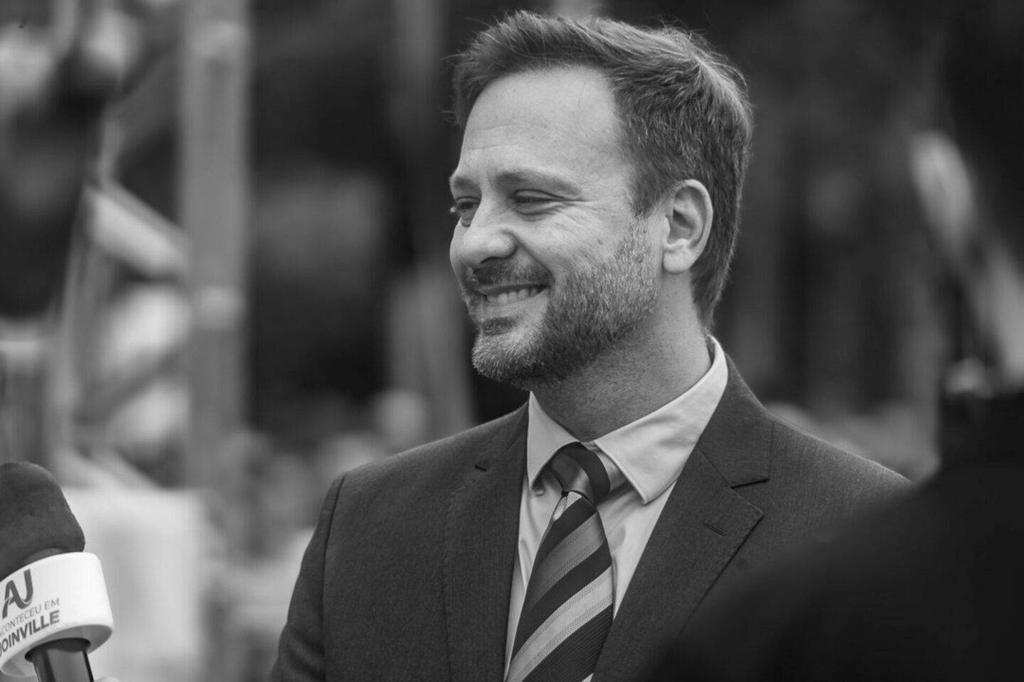 COMERCIAL & INSTITUCIONAL